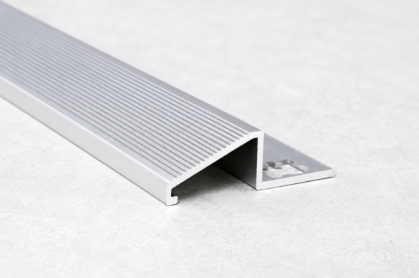 BAT-Aluminium-Diminishing-Trim-x-3m-Mill-Finish-600x399